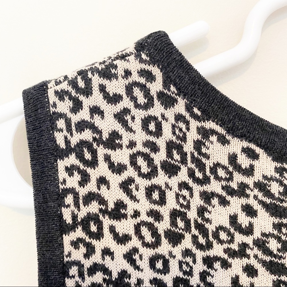 Nygard Collection - Knit Cheetah Print Sleeveless Top - Picture 11 of 16